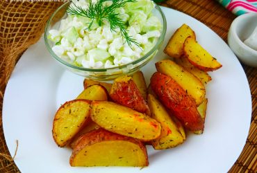 Ziemniaki z serkiem wiejskim – prosty i tani obiad