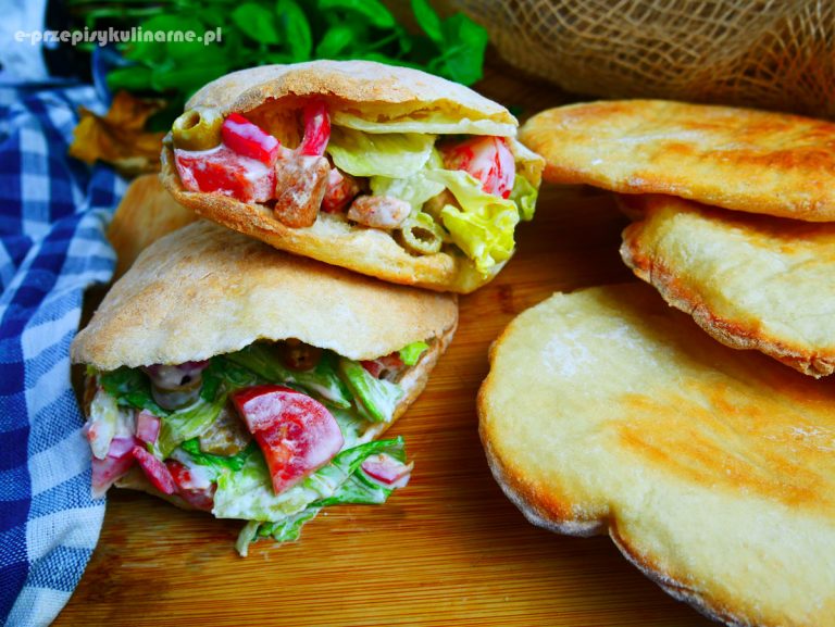 Pita z kurczakiem i warzywami