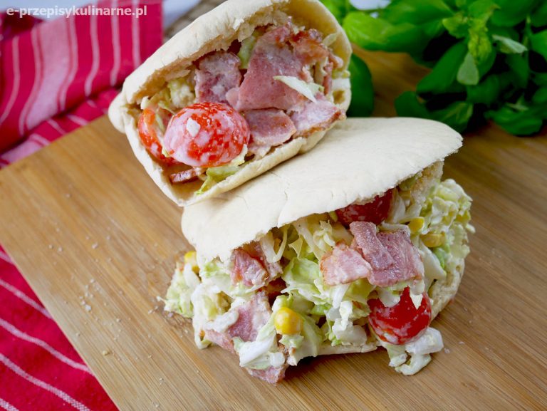 Pita z boczkiem i warzywami