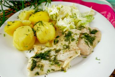Ryba pieczona w piekarniku – prosty przepis na zdrowy i pyszny obiad
