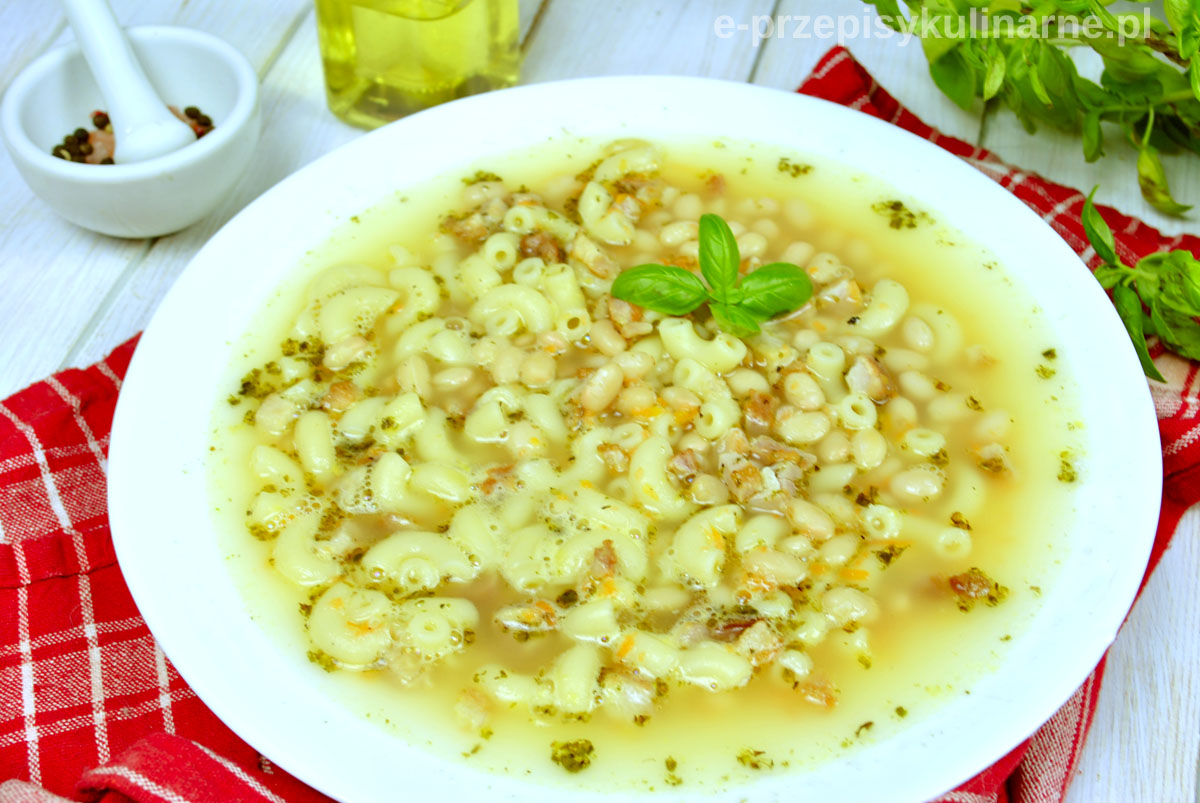 Zupa ułańska – fasolowa z makaronem