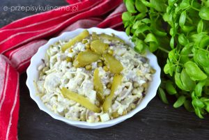 Sałatka śledziowa z selerem konserwowym