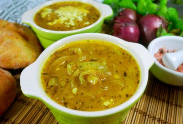 Zupa cebulowa – przepis na pyszną i szybką zupę