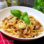 Spaghetti bolognese z wątróbką