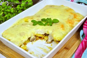 Zapiekanka ziemniaczana z kiełbasą i pieczarkami