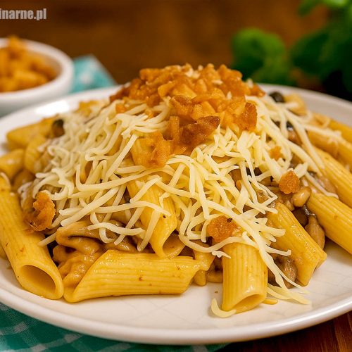 Makaron z szynką i prażoną cebulką – szybki i bardzo smaczny obiad