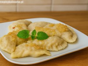 Pierogi z mięsem i pieczarkami