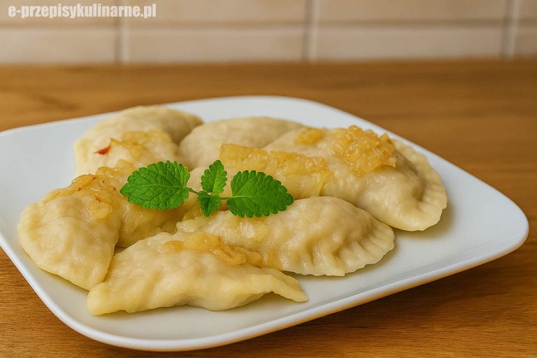 Pierogi z mięsem i pieczarkami