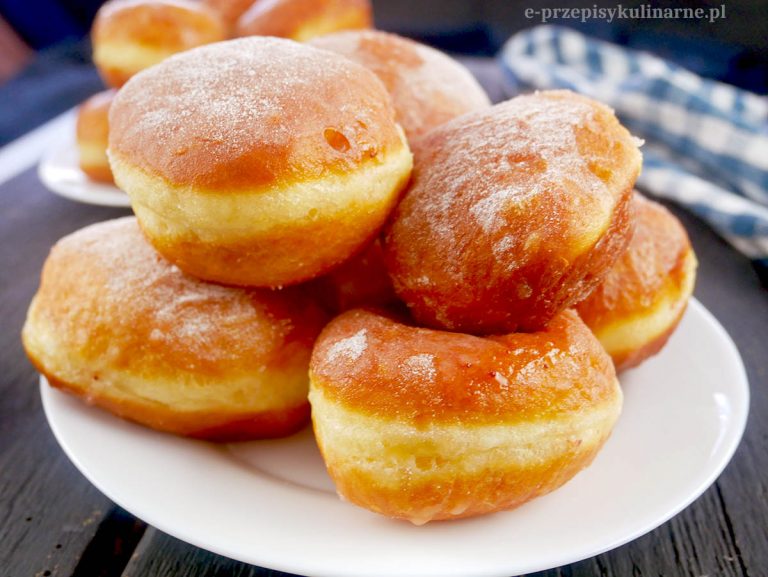 Domowe pączki z dżemem - pyszne pączki na śmietanie