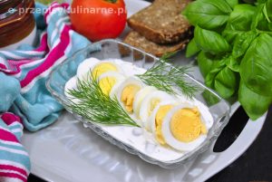 Jajka w sosie chrzanowym