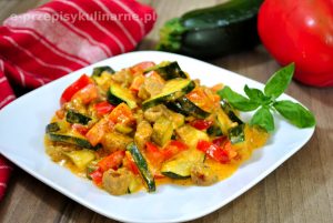 Gulasz z białą kiełbasą