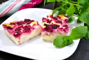 ciasto jogurtowe z truskawkami