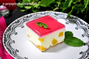 Sernik na zimno z brzoskwiniami
