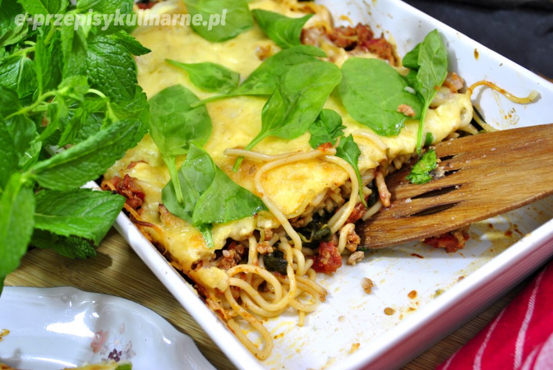 Zapiekanka spaghetti ze szpinakiem i mięsem mielonym - e