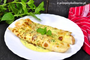 Naleśniki z pieczarkami w sosie koperkowym