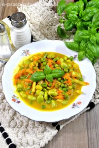 Wegetariańskie curry z bobem