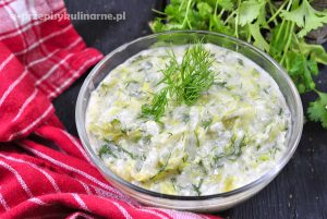 Młoda kapusta na gęsto