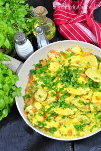 kurczak z warzywami w sosie