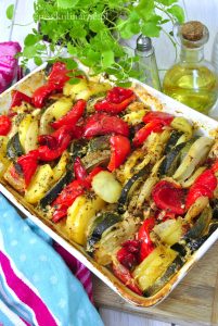 Kurczak zapiekany z warzywami