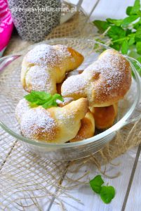 Rogaliki maślane z marmoladą