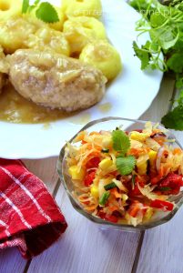 surówka z kiszonej kapusty