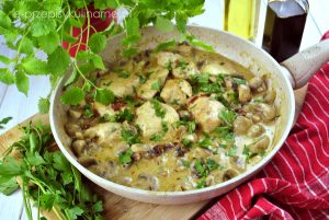 Kurczak w sosie pieczarkowym