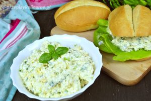 Pasta z jajek i twarogu