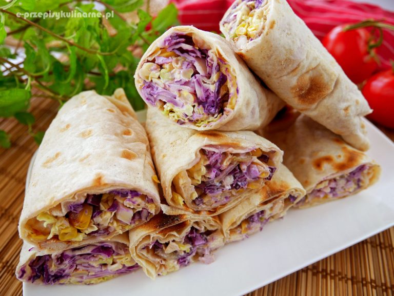 Tortilla kebab z kurczakiem i czerwoną kapustą