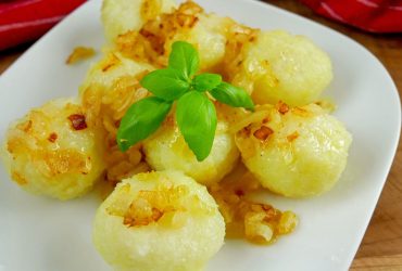 Kluski z ziemniaków gotowanych i surowych – mięciutkie i delikatne