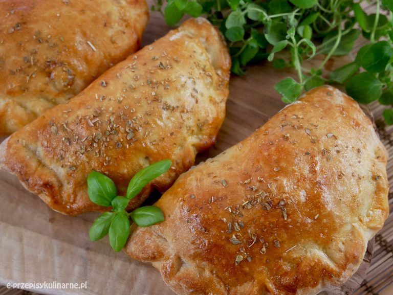 Pierogi drożdżowe z mięsem i pieczarkami – sprawdzony przepis
