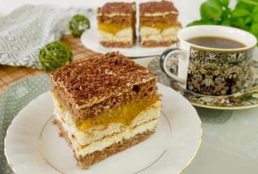 Ciasto Słomiana Wdowa – wyjątkowy biszkopt z musem brzoskwiniowym