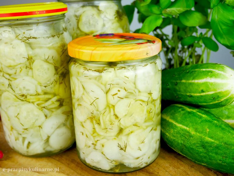 Ogórki w plastrach – mizeria do słoików