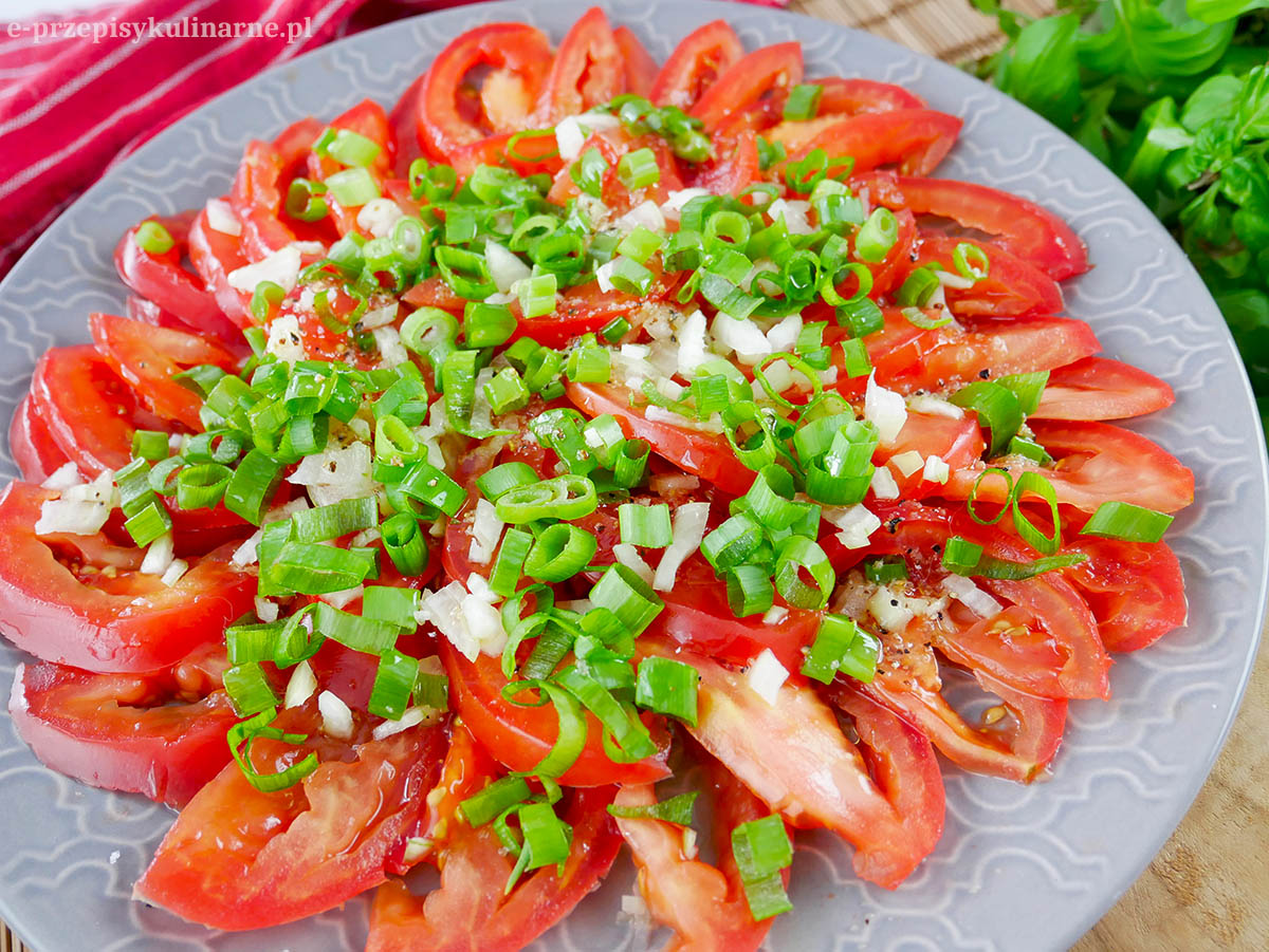 Najprostsza sałatka z pomidorów – zaskakująco pyszny pomysł