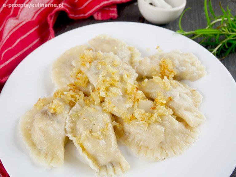 Pierogi z kapustą i grzybami – sprawdzony przepis