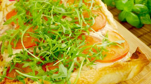 Szybka tarta z ricottą i pomidorami – pomysł na obiad lub kolację