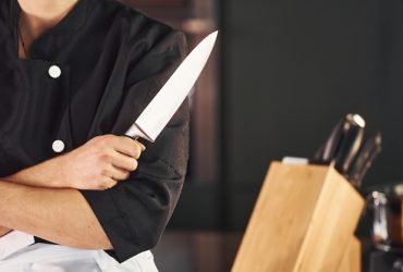 Noże szefa kuchni – czy są potrzebne w domu?
