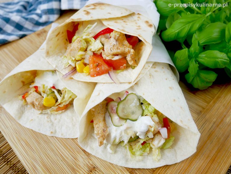 Tortilla Gyros z kurczakiem. Najlepszy przepis na domowy fast-food