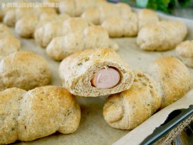 Bułki z parówką – miękkie, domowe i idealne na szybką przekąskę