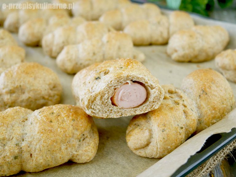 Bułki z parówką – miękkie, domowe i idealne na szybką przekąskę