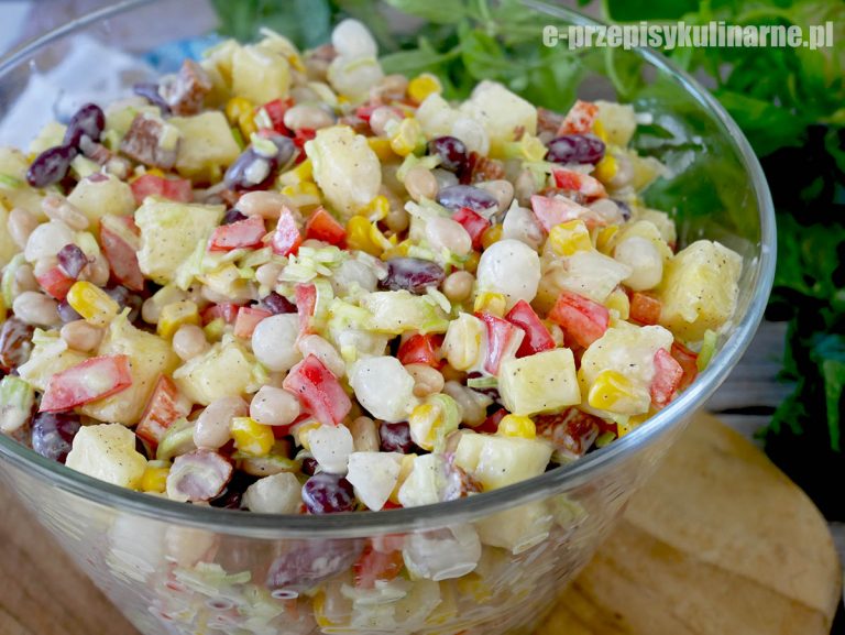 Sałatka Meksykańska z Kabanosem i Ananasem