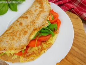 tortilla śniadaniowa z jajkiem