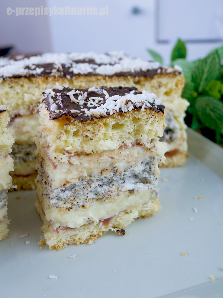 Ciasto Niespodzianka Markizy – elegancki, warstwowy deser z makowym akcentem