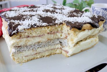 Ciasto Niespodzianka Markizy – elegancki, warstwowy deser z makowym akcentem