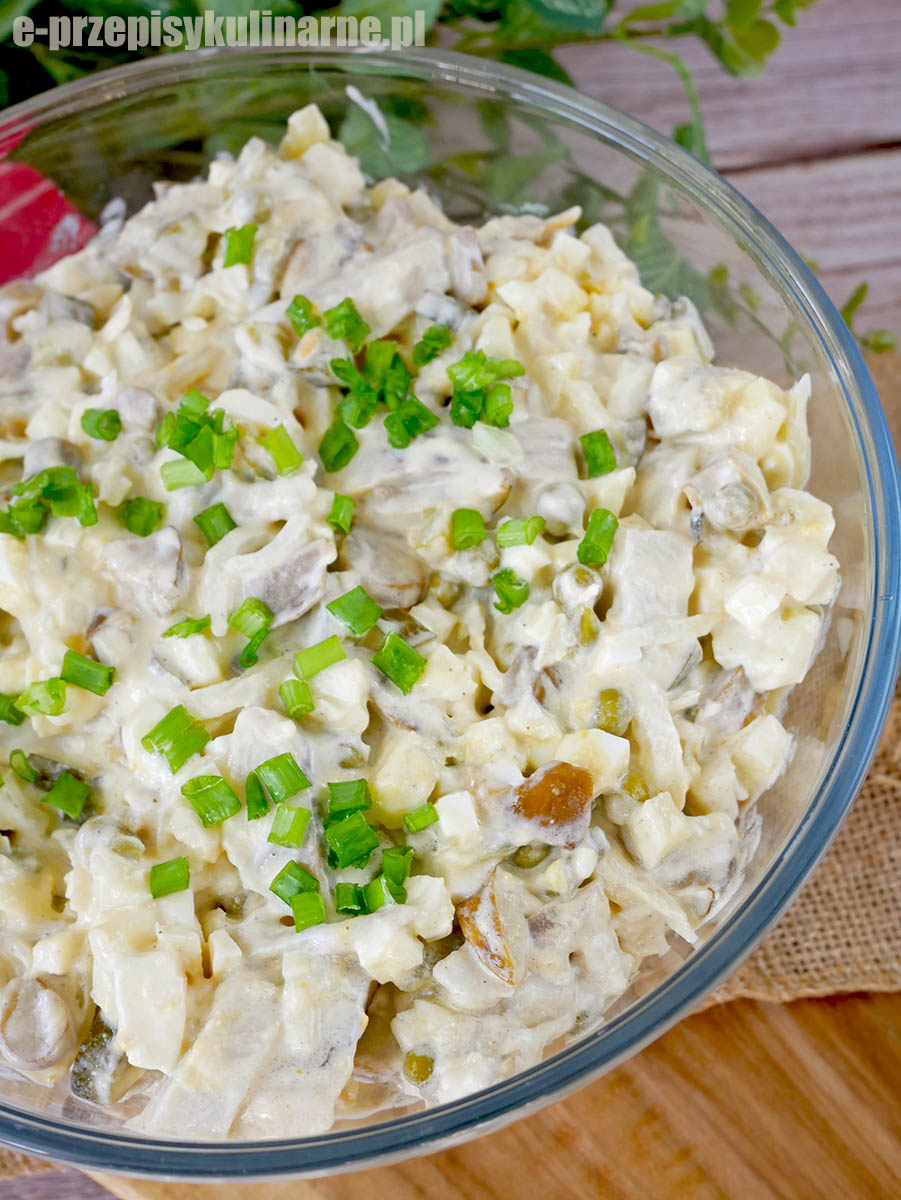 Sałatka tatarska ze śledziem – wyrazista i bardzo smaczna