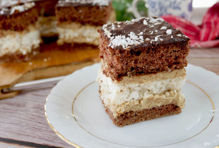 Kawowy Przekładaniec – klasyczne ciasto jak z dawnej cukierni