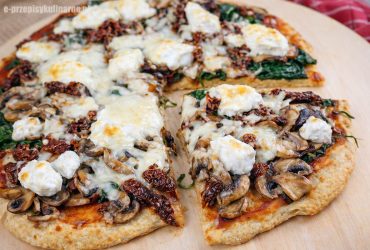 Pizza twarogowa ze szpinakiem i ricottą – szybka i lekka