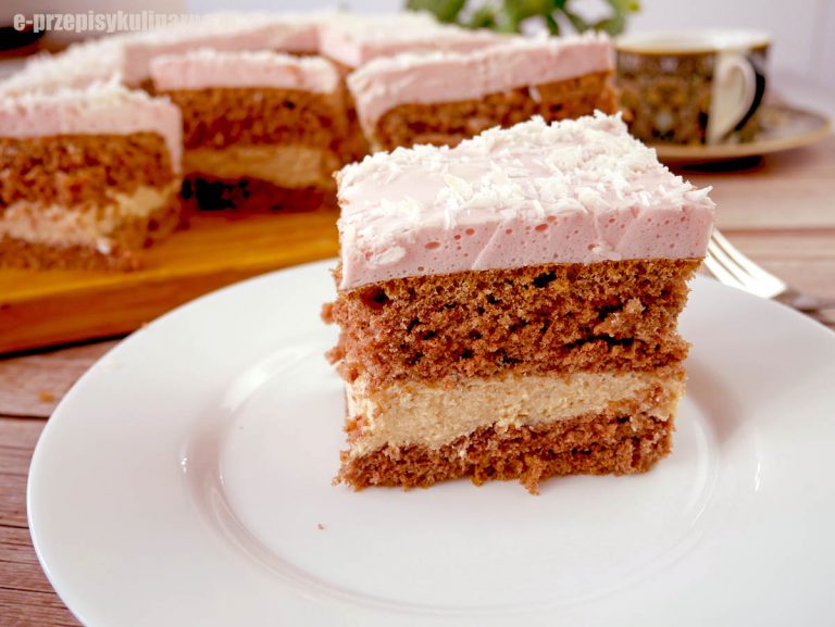 Ciasto Dworska Fantazja – elegancki deser z kremem i lekką pianką