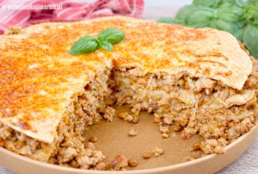 Torcik z tortilli z mięsem mielonym