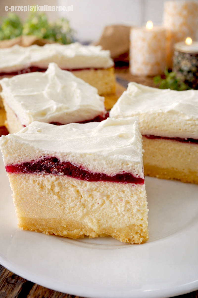 Sernik śmietankowy – kremowy, delikatny i bardzo prosty