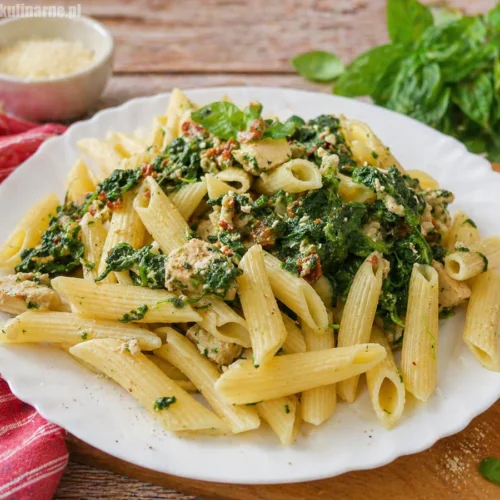 Makaron ze szpinakiem i kurczakiem